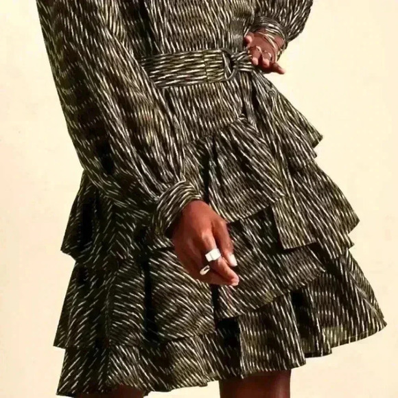 Banana Republic Tier Dress - Picture 5 of 9